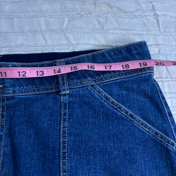 DH Denver Hayes Denim Skirt. Blue. Pockets in front. Zipper and button closure. - Picture 6 of 11